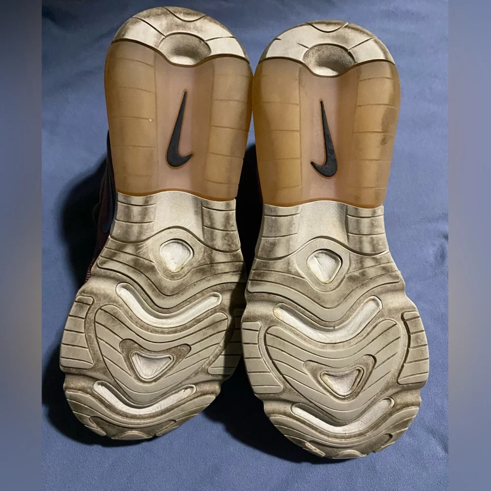 Nike Women’s Brown and Black Sneakers Size 6